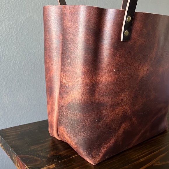 NEW Portland Leather Unicorn Lava Large Classic Tote! - Picture 4 of 10